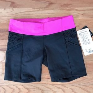NWT Lululemon Run Dart and Dash Short ( Size 6) Color Black/ Pink